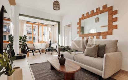 Sala d'estar de Apartament de lloguer en  Barcelona Capital amb Aire condicionat, Calefacció i Moblat