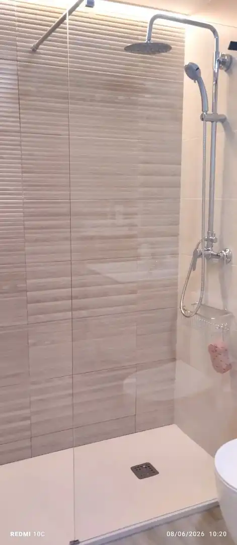 Badezimmer von Wohnungen zur Miete in Torrevieja mit Klimaanlage, Möbliert und Gemeinschaftspool