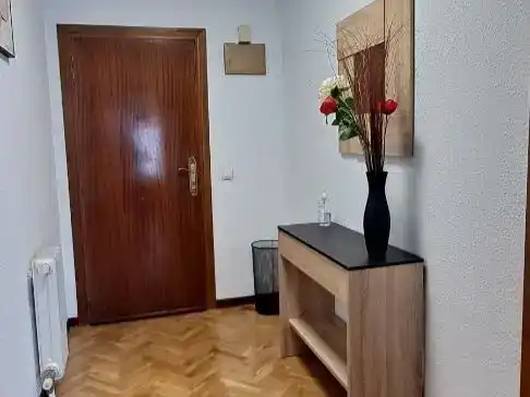 Wohnung zur Miete in  Pamplona / Iruña mit Klimaanlage und Balkon