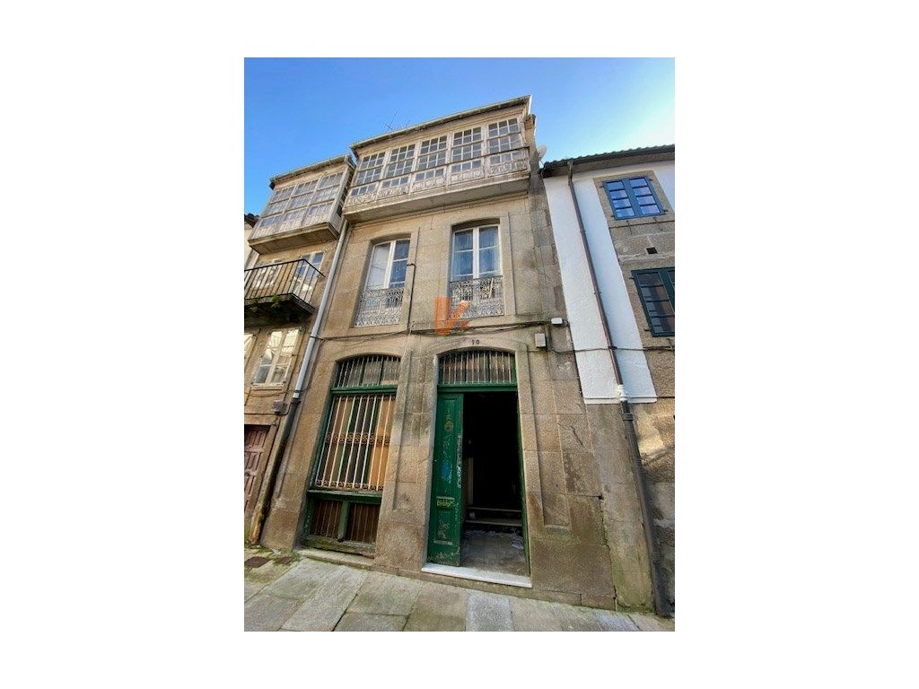 Vista exterior de Casa o xalet en venda en Santiago de Compostela  amb Balcó