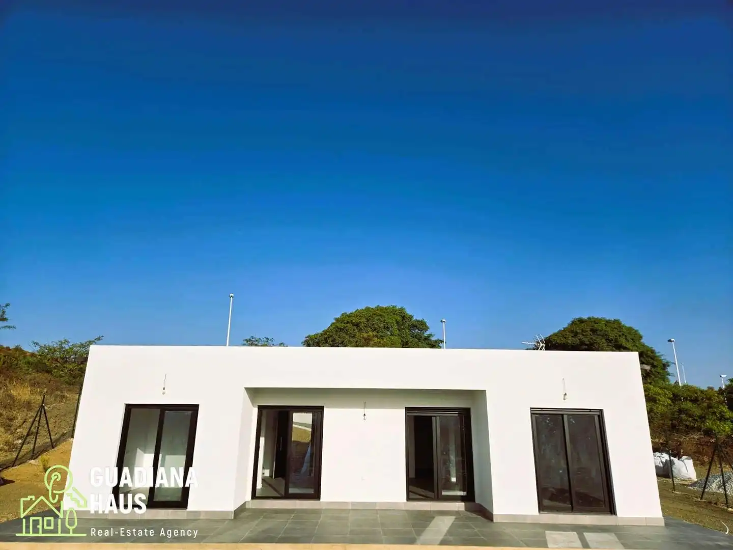 Villa zum Verkauf in Calle PUENTE ESURI 606