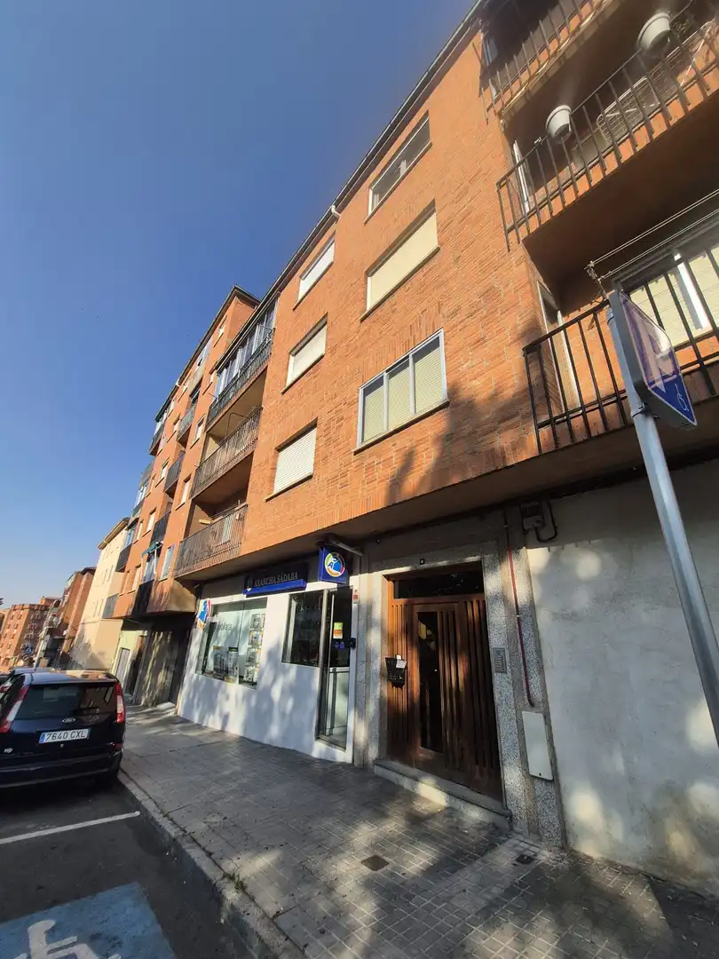 Außenansicht von Wohnung zum Verkauf in Ávila mit Heizung, Terrasse und Möbliert