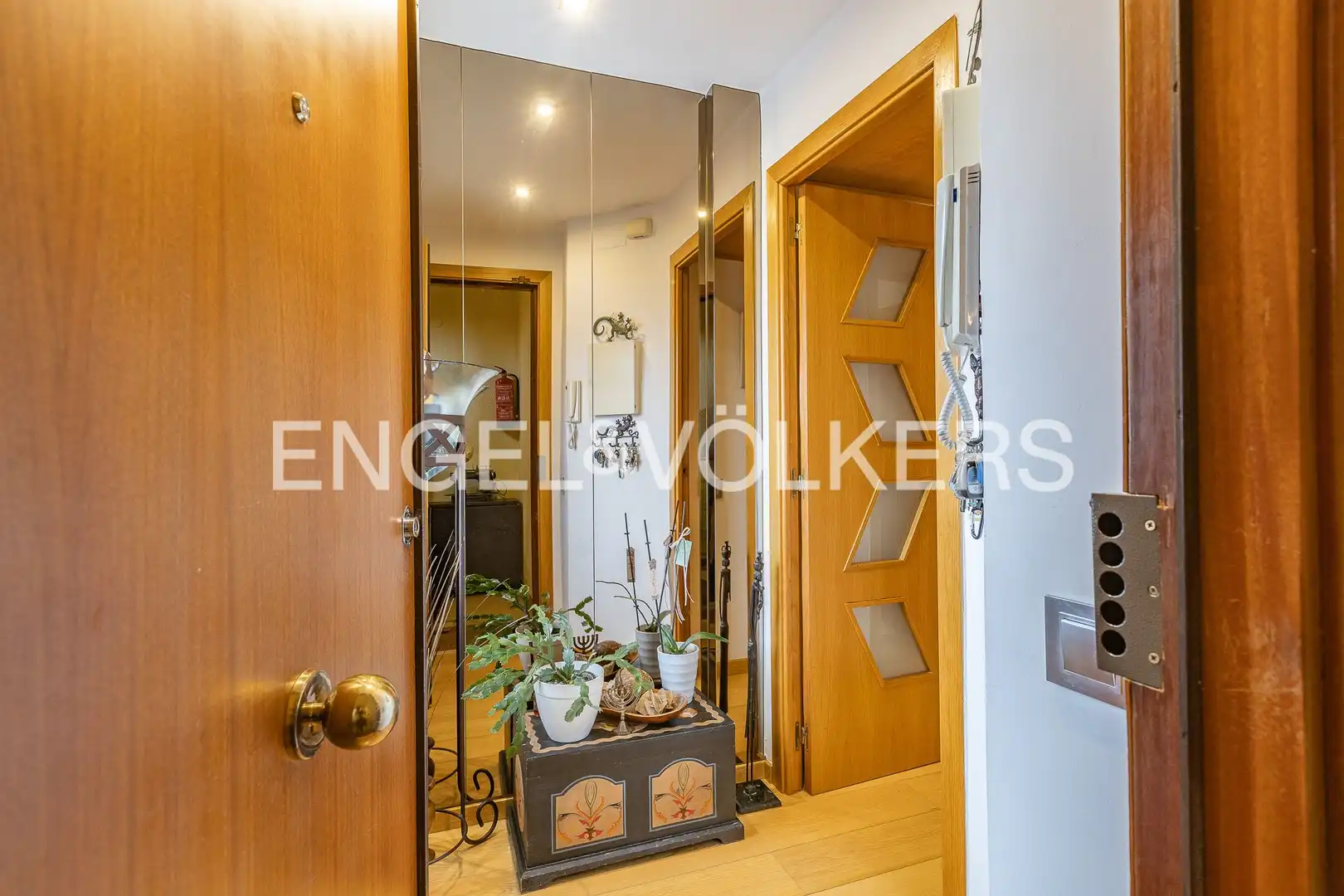Wohnung zum Verkauf in Barcelona mit Klimaanlage, Heizung und Abstellraum