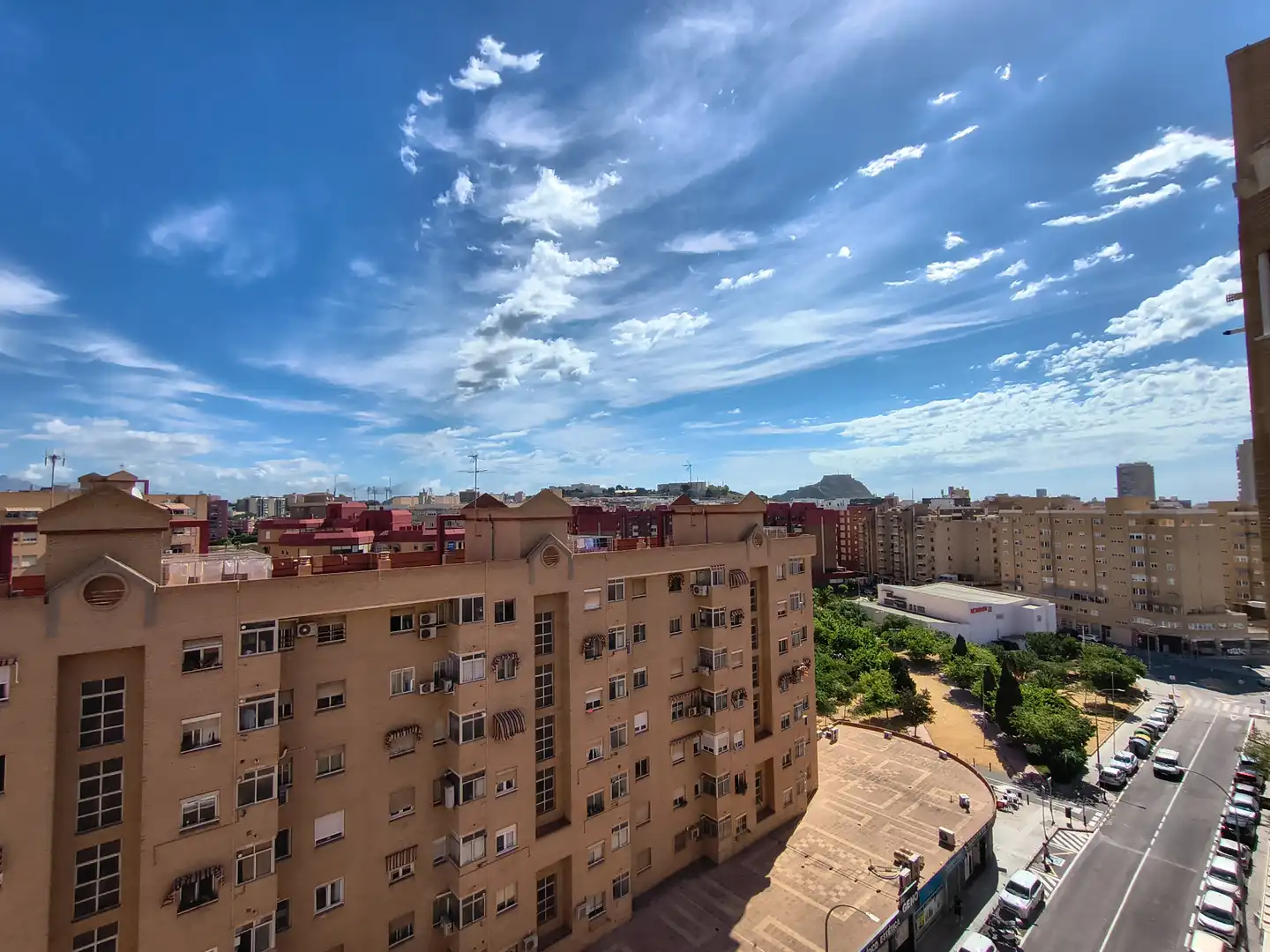 Vista exterior de Pis en venda en Alicante / Alacant amb Terrassa, Traster i Piscina comunitària