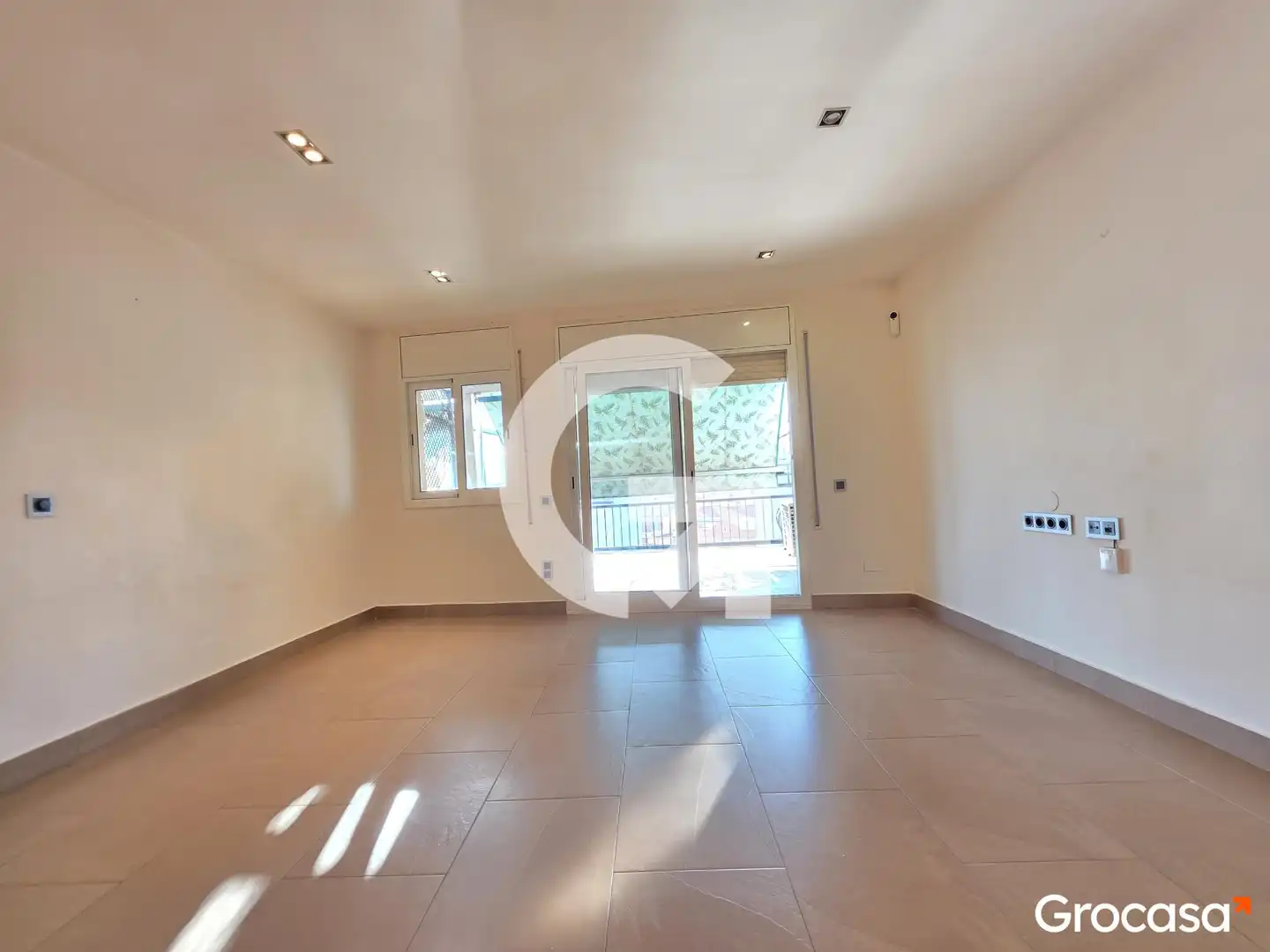 Sala d'estar de Àtic en venda en Cornellà de Llobregat amb Aire condicionat, Calefacció i Terrassa