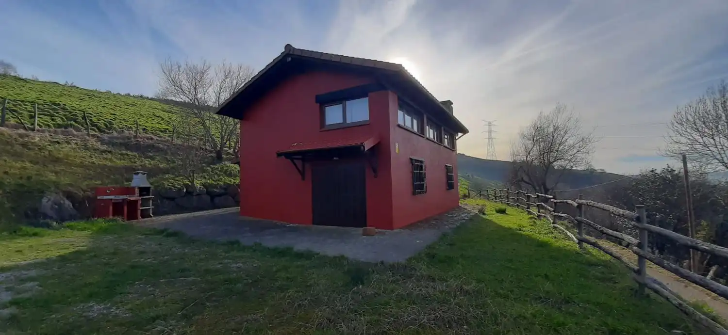 Vista exterior de Casa o chalet en venta en Solórzano con Calefacción, Trastero y Amueblado