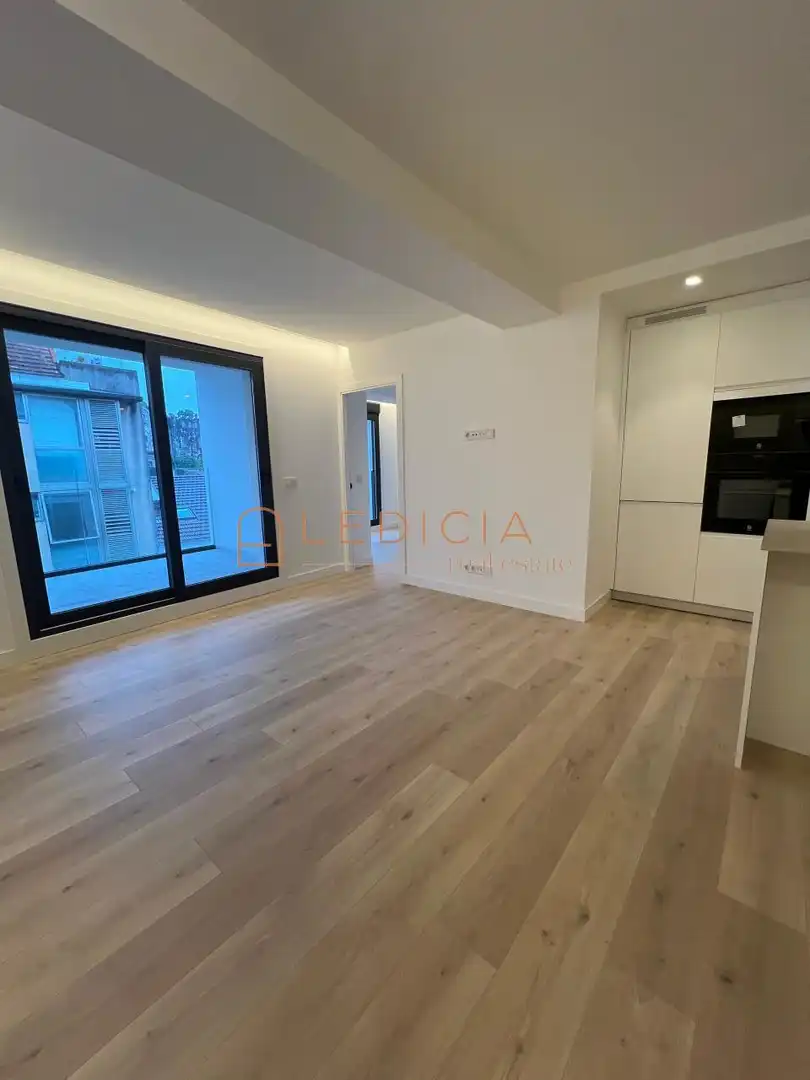 Flat with lift for sale in Sanjurjo Badía, imagen 9