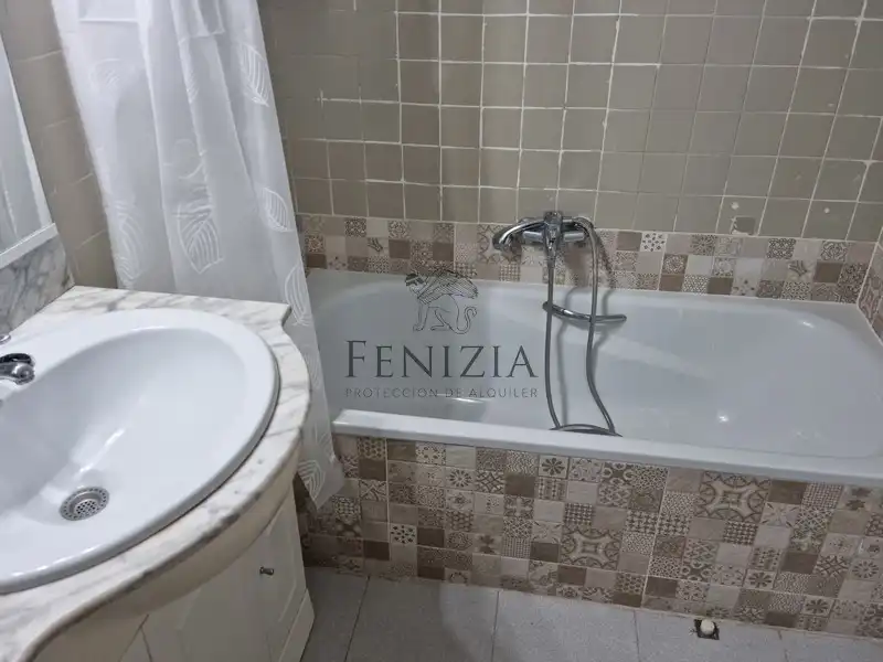 Bathroom of Flat for rent in Cádiz  with Terrace, Furnished and Oven