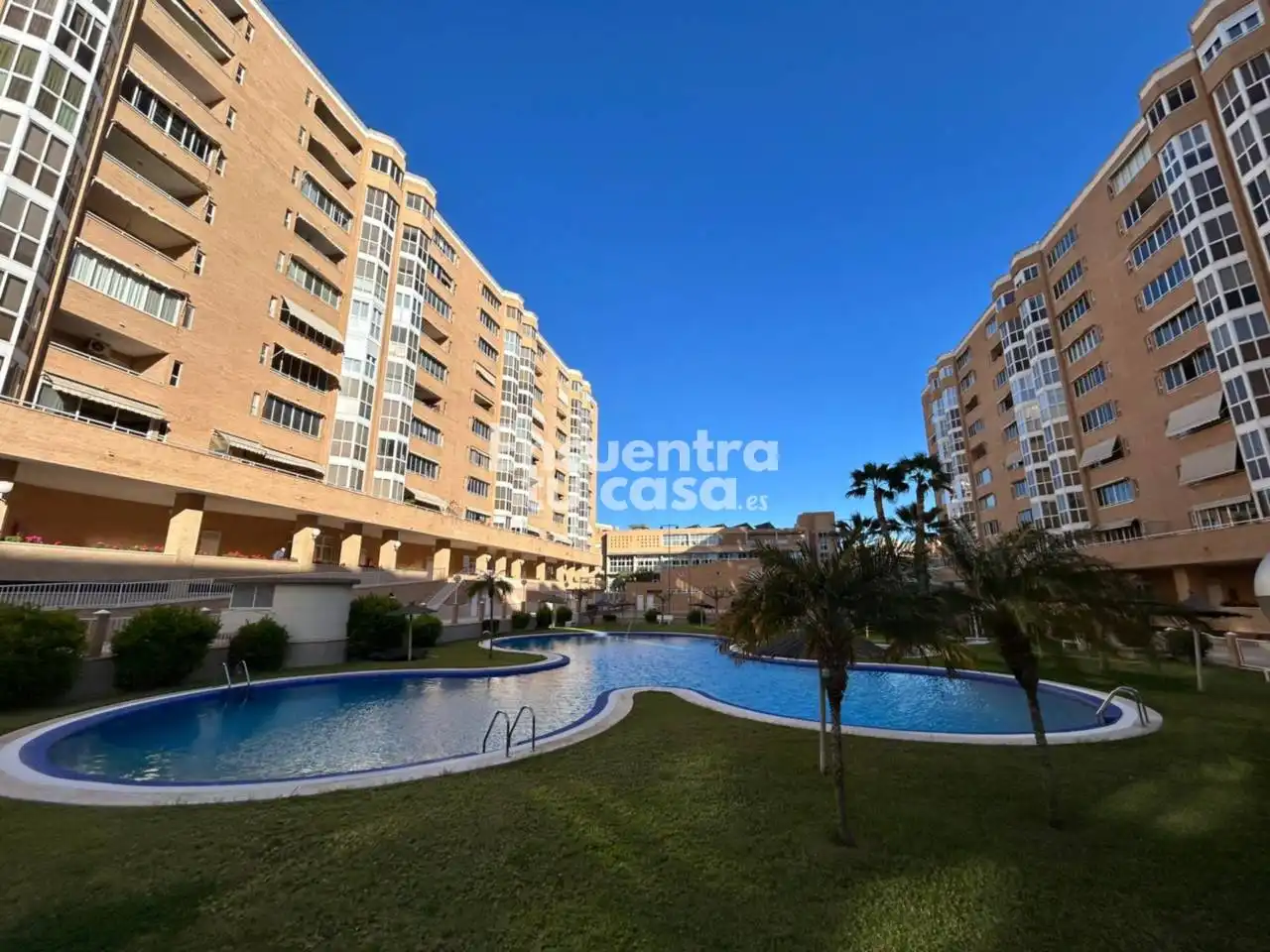 Vista exterior de Pis en venda en Alicante / Alacant amb Terrassa, Traster i Piscina comunitària