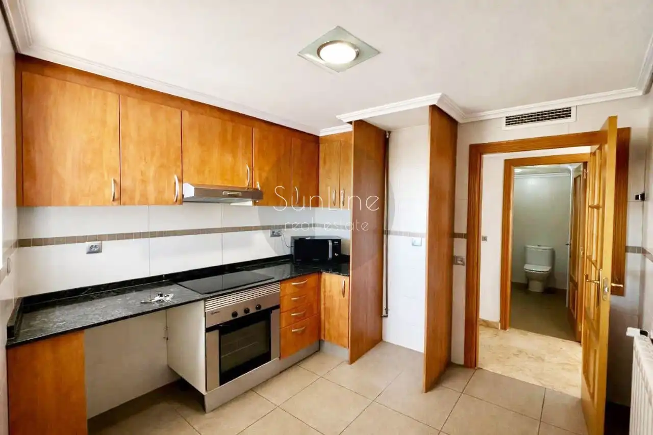 Kitchen of Flat for rent in Valencia  with Air Conditioner, Terrace and Storage room