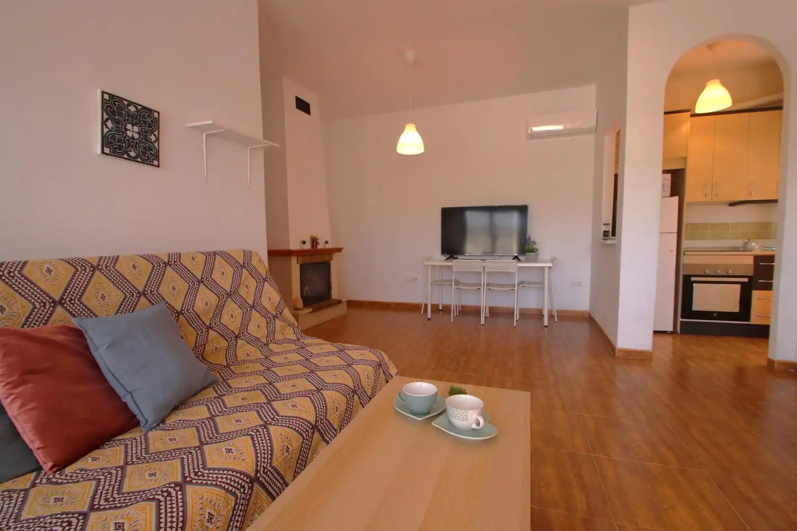 Sala d'estar de Pis en venda en Sorbas amb Aire condicionat, Jardí privat i Terrassa