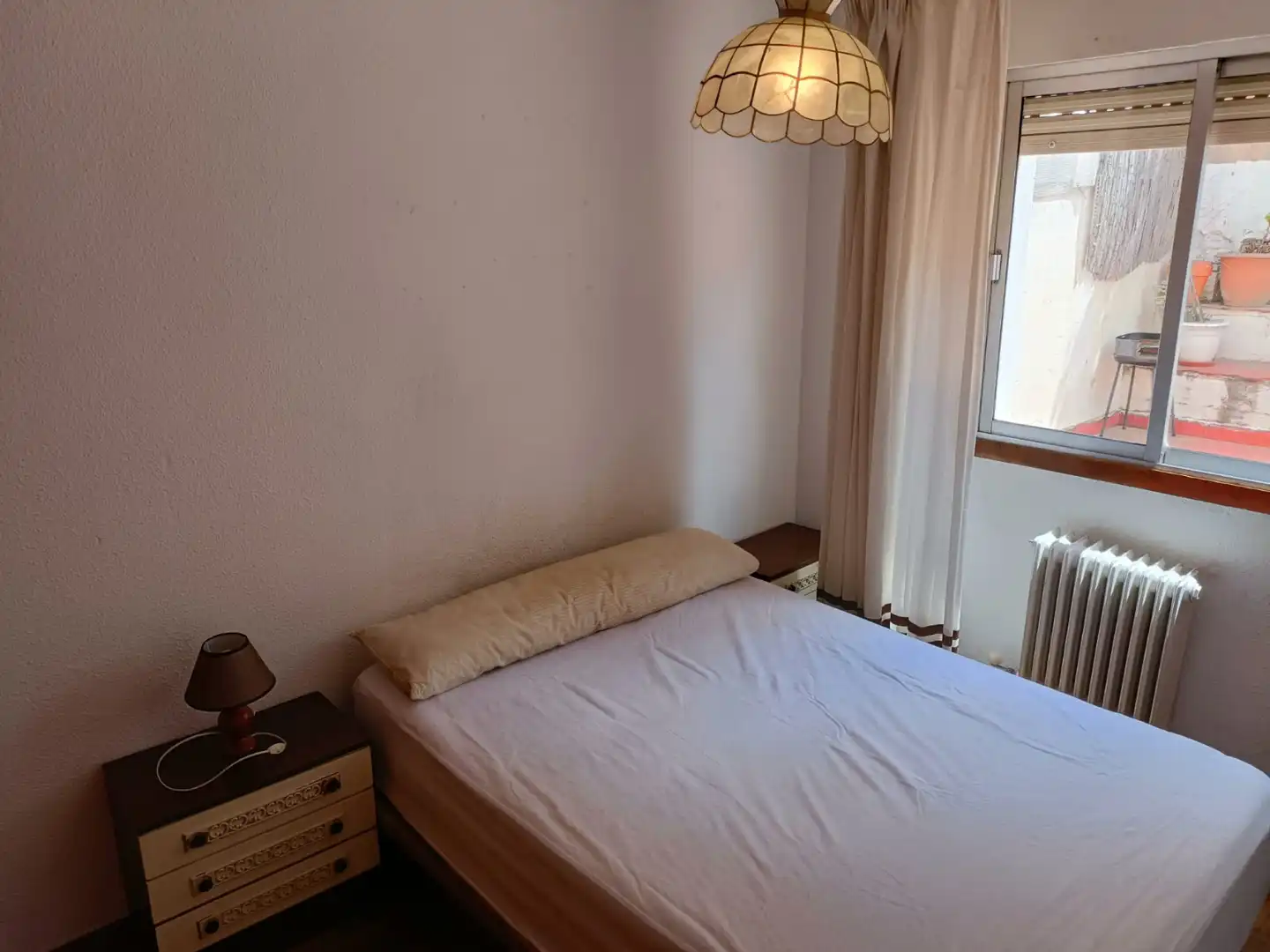 Habitación de Piso de alquiler en Granada con Calefacción, Terraza y Amueblado