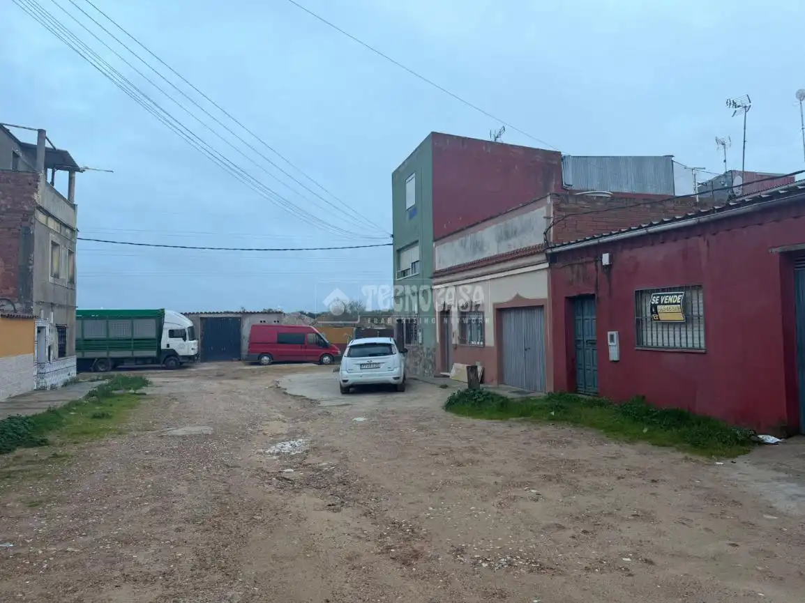 Casa adosada en venda a Dehesilla de Calamón - Campomanes