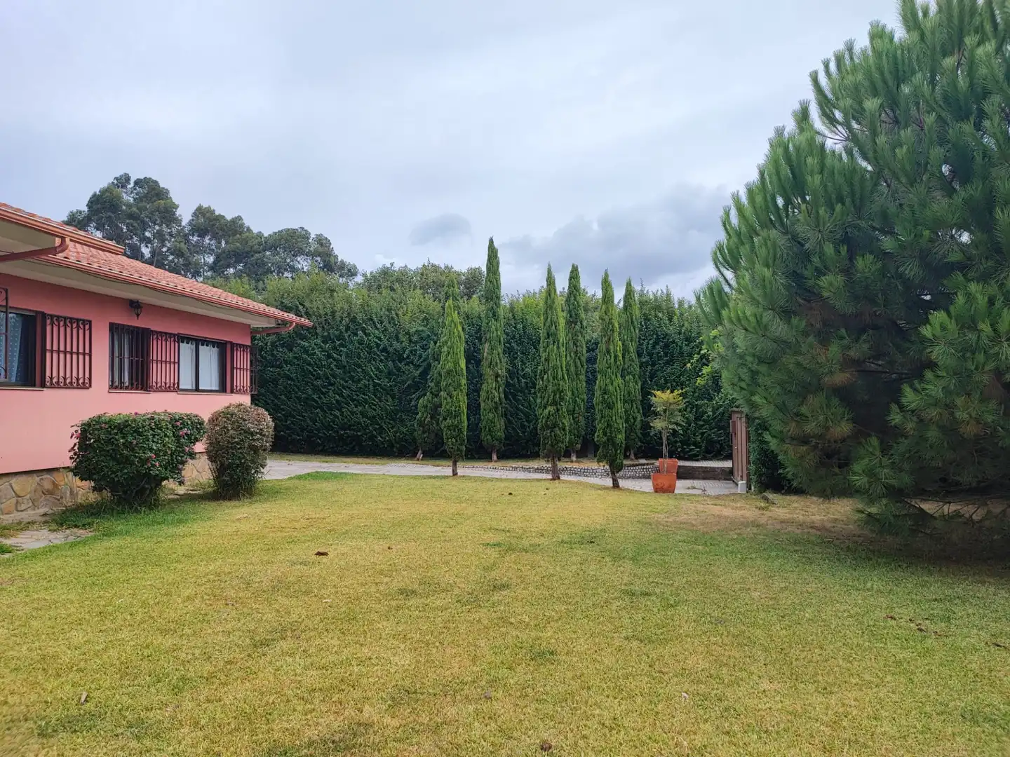 Jardí de Casa o xalet en venda en Nigrán amb Jardí privat, Terrassa i Moblat