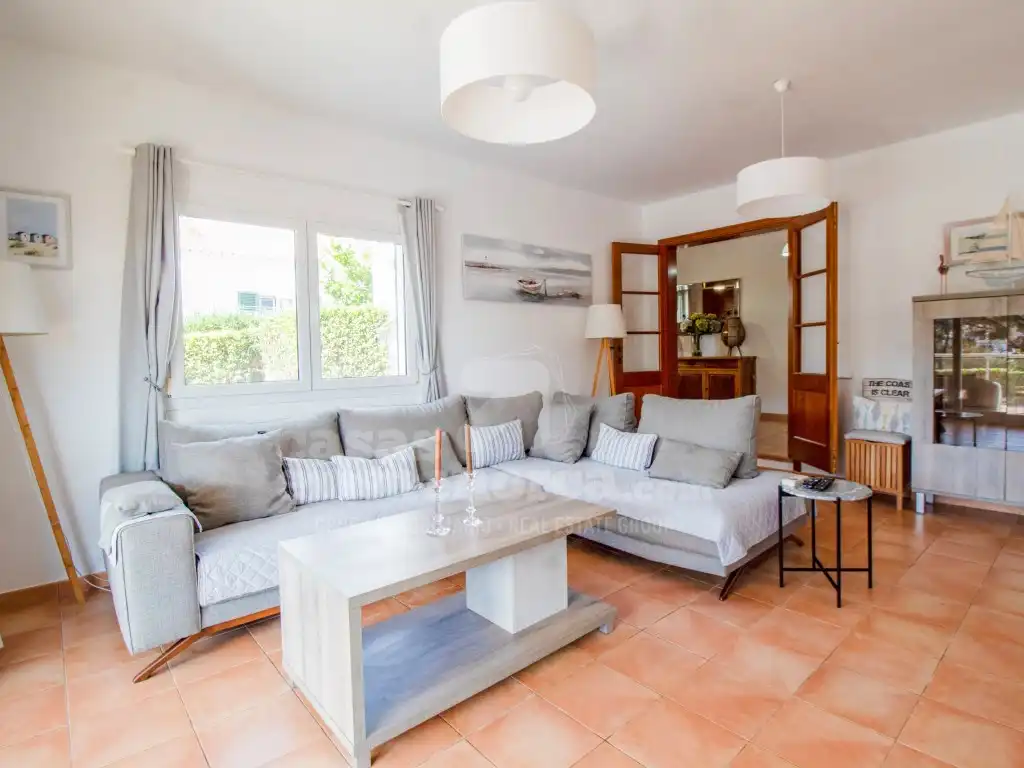Sala d'estar de Casa o xalet en venda en Es Mercadal amb Aire condicionat, Jardí privat i Terrassa