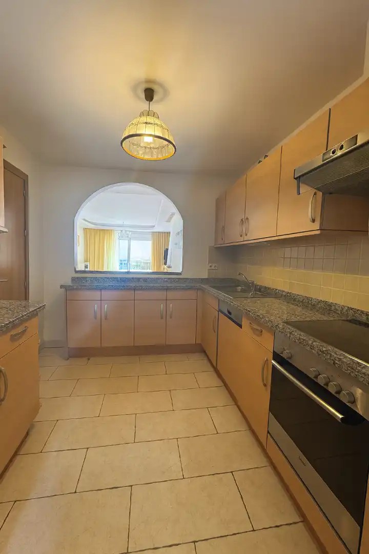 Cocina de Apartamento en venta en Benahavís con Aire acondicionado, Trastero y Piscina comunitaria