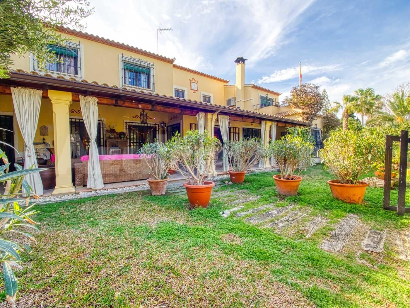 Garden of House or chalet for sale in Alicante / Alacant  with Air Conditioner, Heating and Storage room
