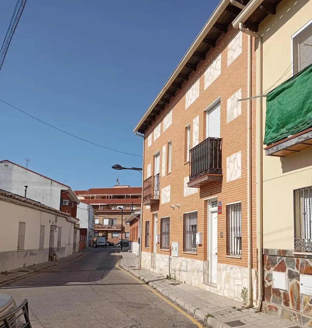 Vista exterior de Casa adosada en venda en Ciempozuelos amb Aire condicionat, Calefacció i Terrassa