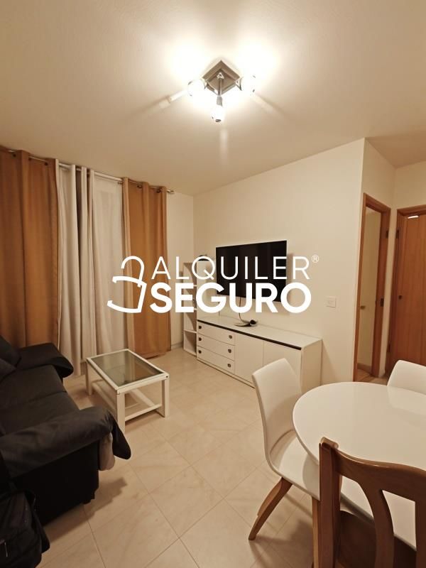 Sala d'estar de Pis de lloguer en Torrevieja amb Terrassa i Moblat