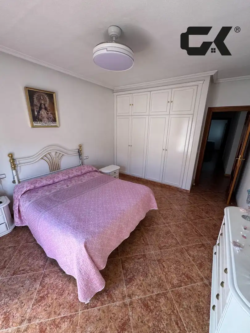 Habitación de Casa adosada en venta en Murcia