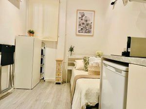 Habitación de Apartamento en venta en  Madrid Capital con Calefacción, Amueblado y Lavadora