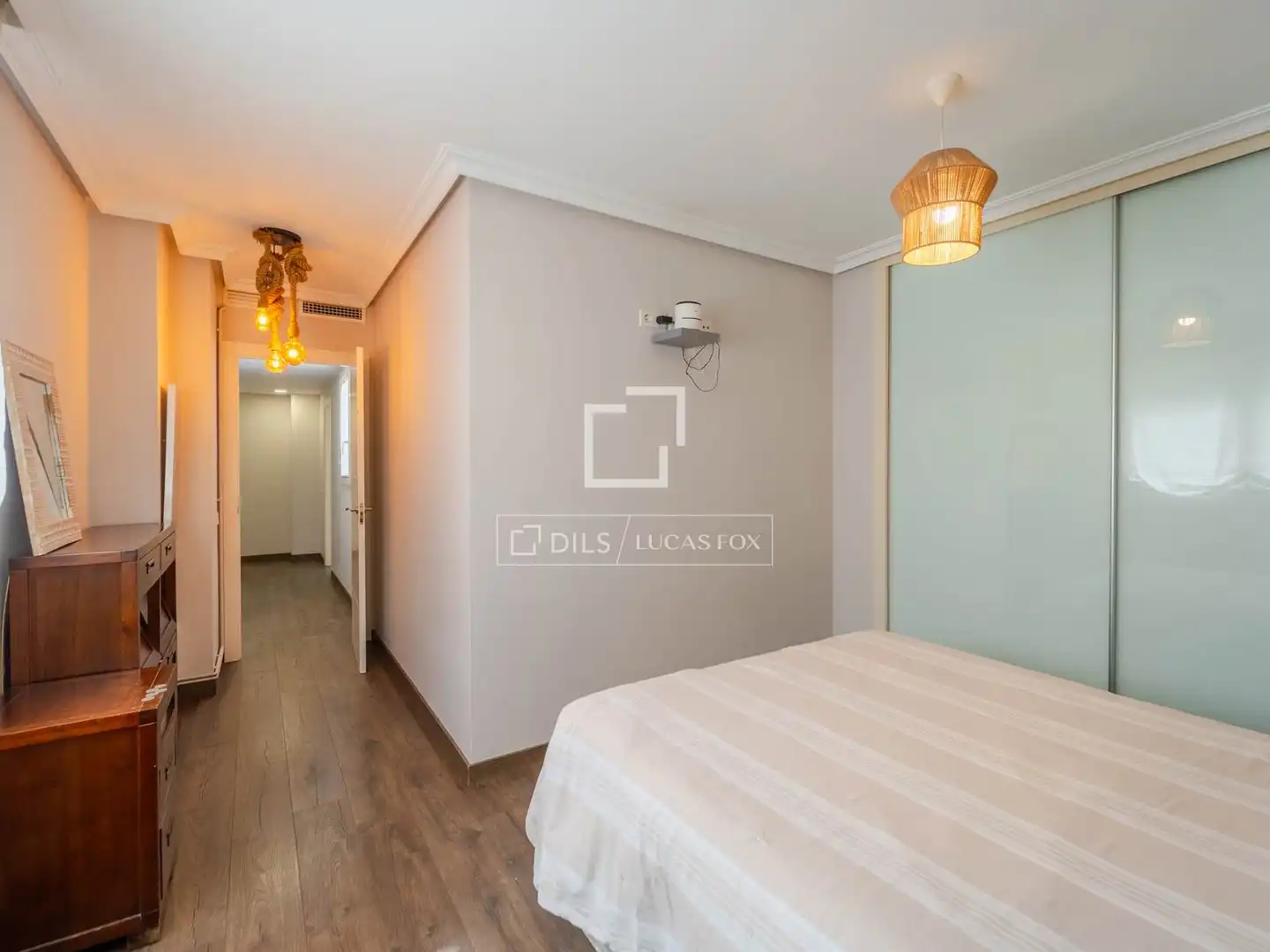 Schlafzimmer von Wohnung zum Verkauf in Valencia mit Klimaanlage, Heizung und Möbliert