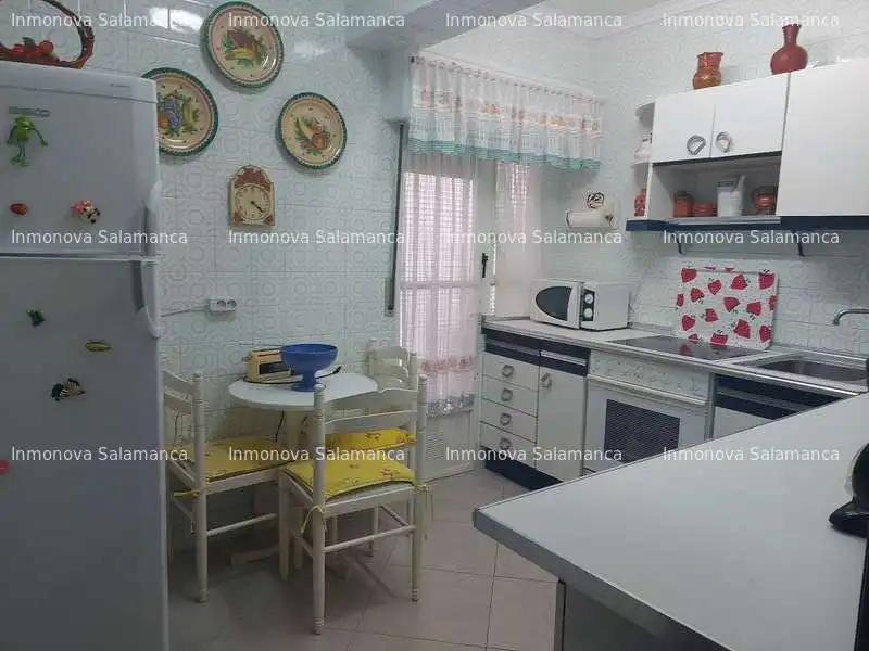 Cocina de Piso en venta en Salamanca con Calefacción y Balcón