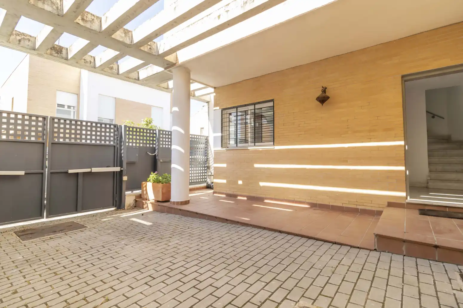 Terraza de Casa adosada en venta en Espartinas con Aire acondicionado, Terraza y Piscina
