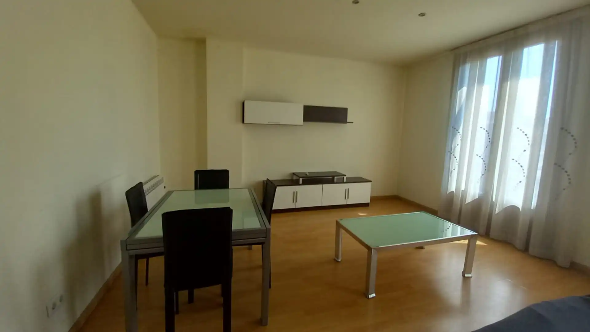 Flat for rent in ARAGO, Instituts - Universitat