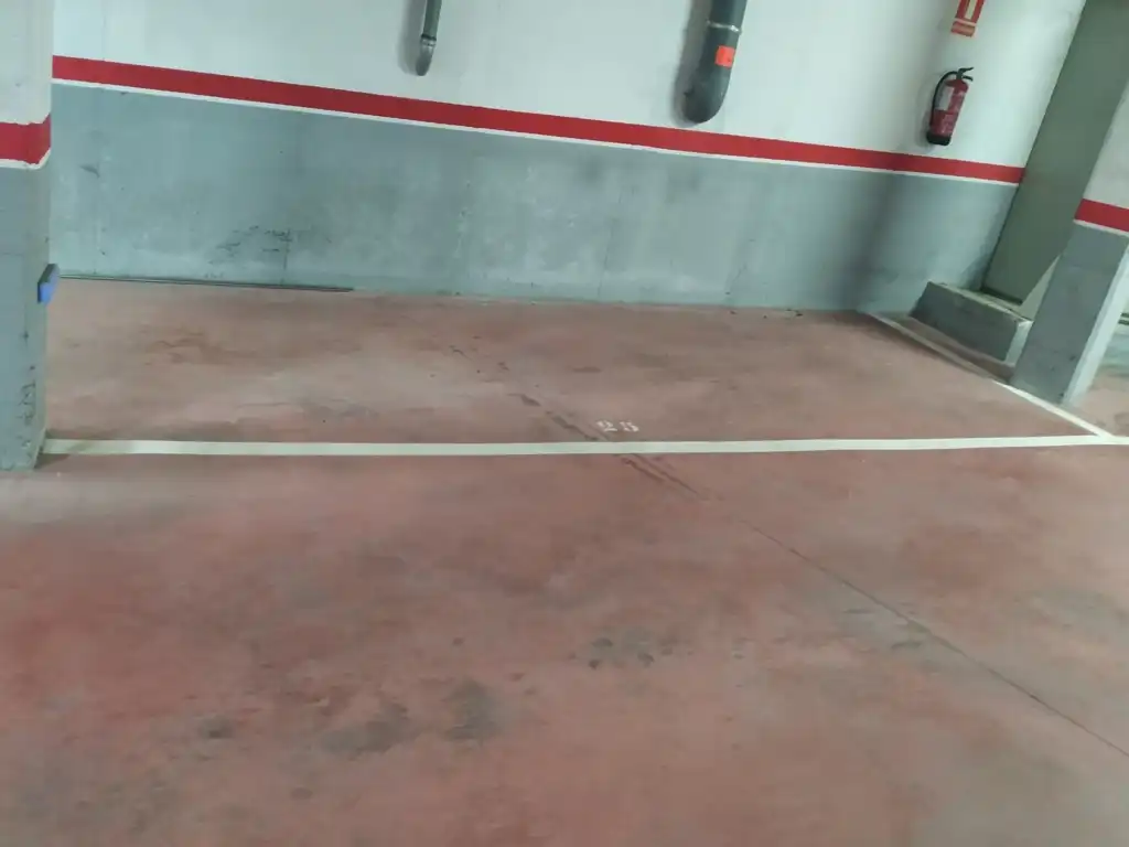 Aparcament de Garatge en venda en Torrelles de Llobregat