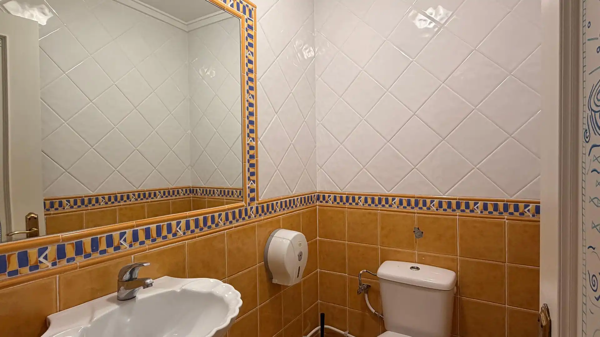 Baño de Local en venta en Suances con Amueblado