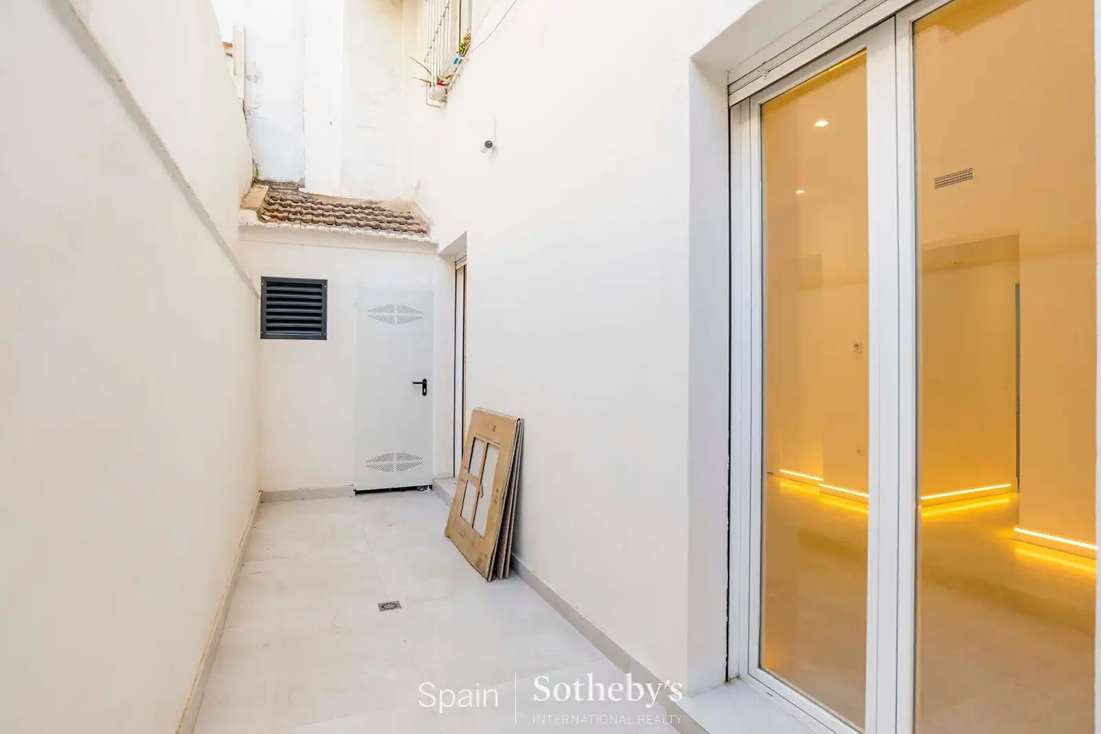 Apartments for sale in Calle de Benito Gutiérrez, Argüelles