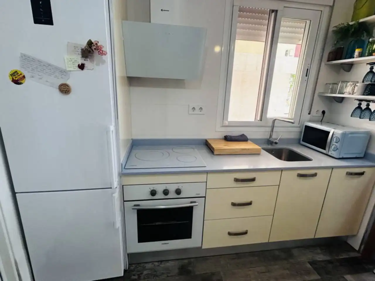 Cocina de Piso de alquiler en Almuñécar con Aire acondicionado, Terraza y Amueblado