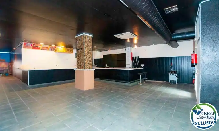 Locale commerciale in vendita a Calle Puig Rom 106 Bajos 106, imagen 5