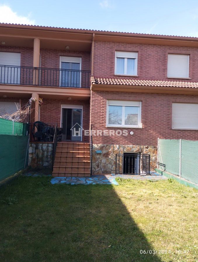 Exterior view of Single-family semi-detached for sale in Uruñuela  with Heating, Private garden and Terrace