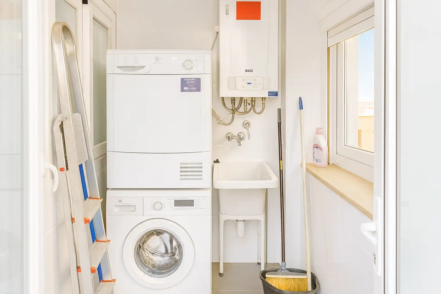 Bathroom of Flat for rent in Murcia  with Air Conditioner, Heating and Furnished