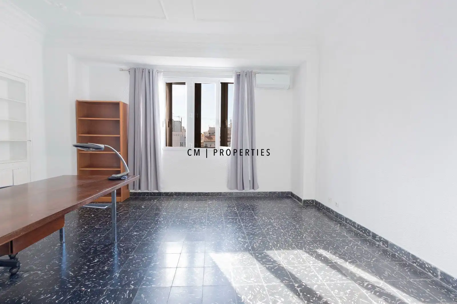 Bedroom of Office for rent in Valencia  with Air Conditioner, Heating and Furnished