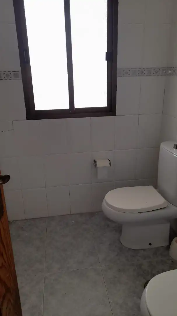 Badezimmer von Geschaftsraum zum Verkauf in Torrenueva Costa