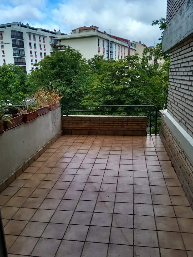 Terraza de Oficina de alquiler en Iturrama