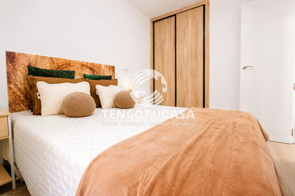 Bedroom of Flat for sale in Madrid  with Air Conditioner, Heating and Terrace