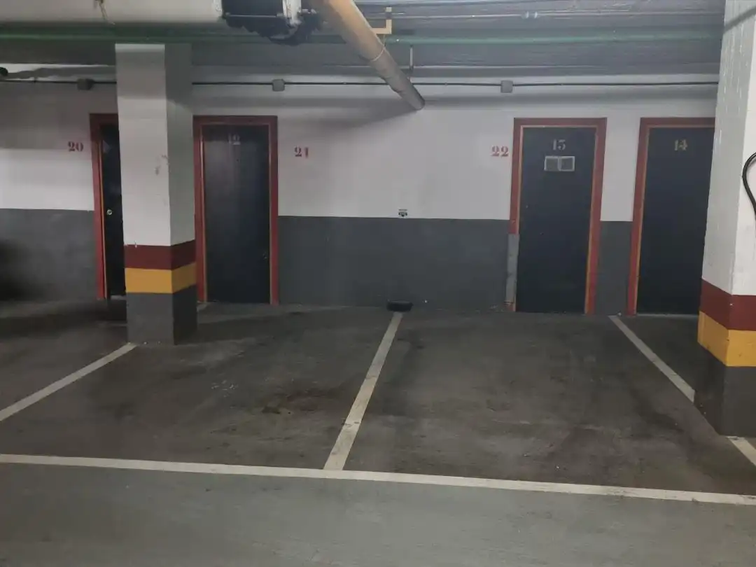 Parking of Garage for rent in Sevilla