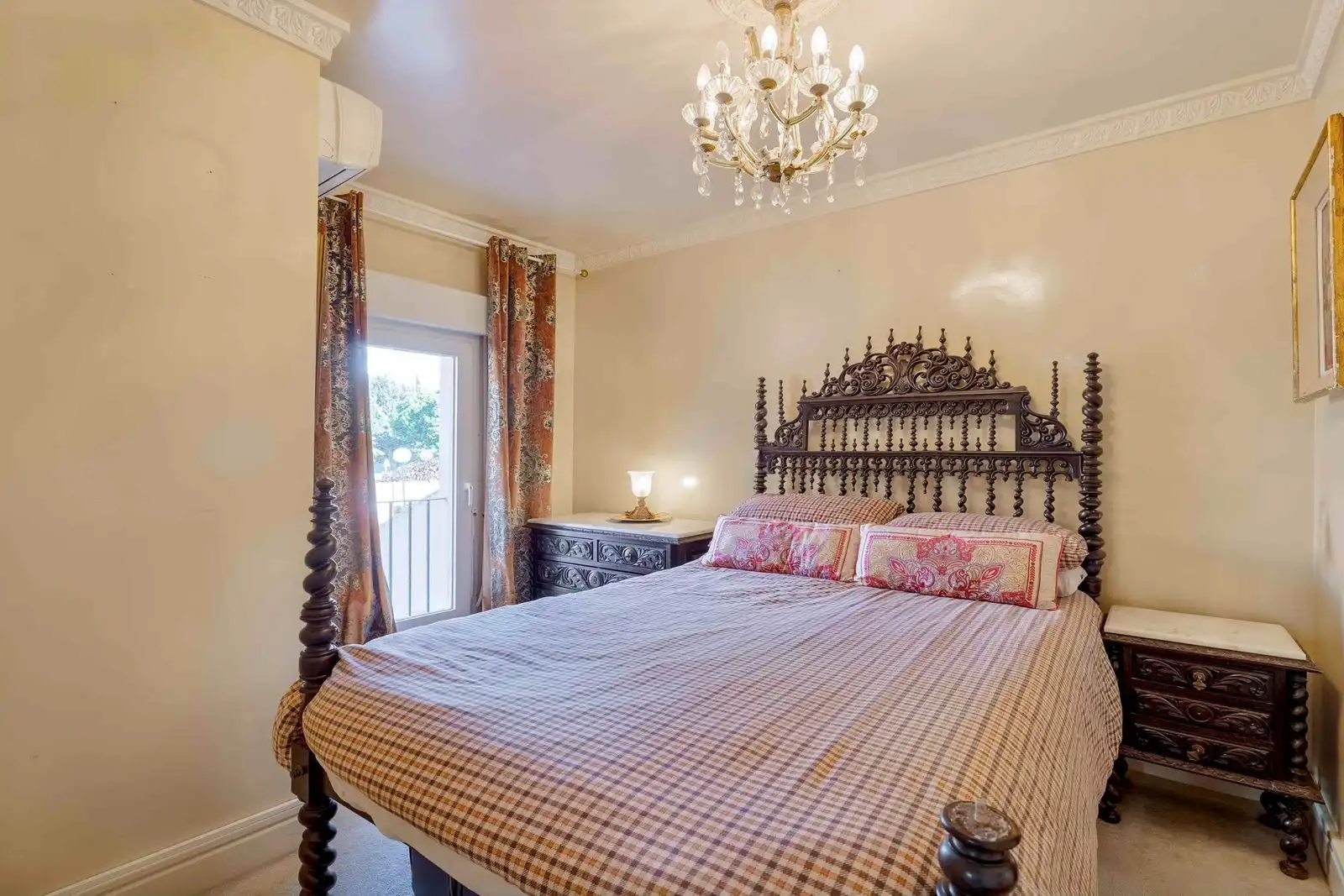 Schlafzimmer von Maisonette zum Verkauf in Estepona mit Klimaanlage und Gemeinschaftspool
