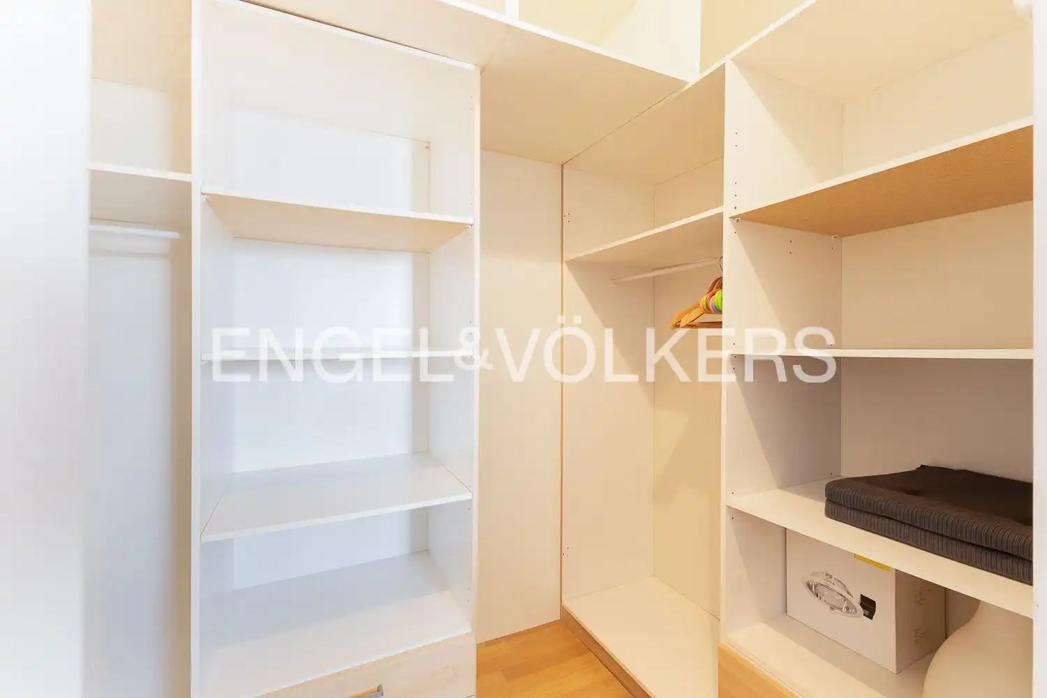 Bedroom of Flat for rent in Valencia  with Air Conditioner, Heating and Balcony