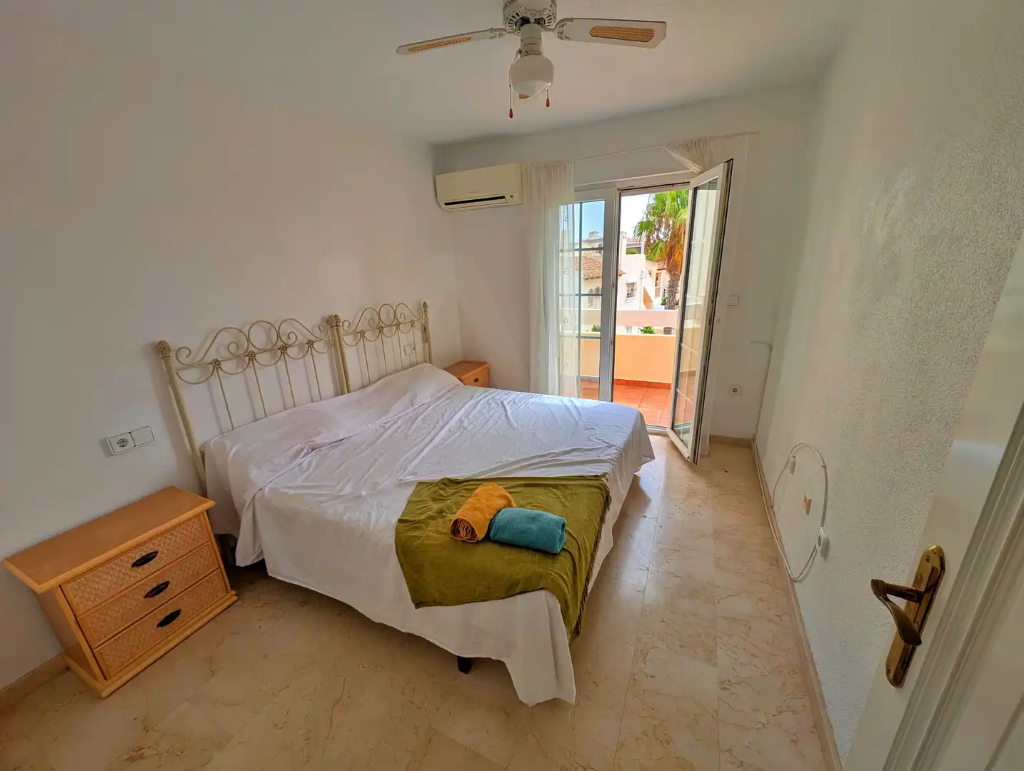 Habitación de Casa o chalet en venta en Orihuela con Aire acondicionado, Terraza y Piscina