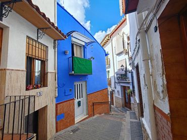 Casa con balcón en venta en Buñol