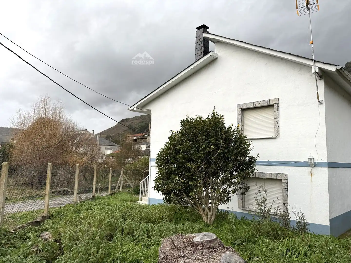 Vista exterior de Casa o chalet en venta en A Teixeira  con Trastero y Amueblado