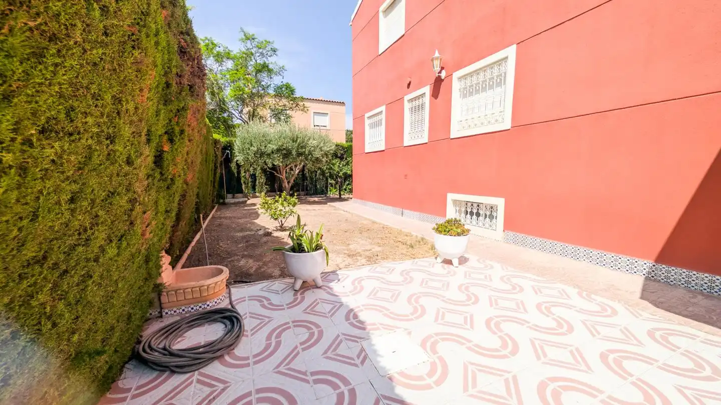 Jardí de Casa o xalet en venda en Elche / Elx amb Aire condicionat, Jardí privat i Terrassa