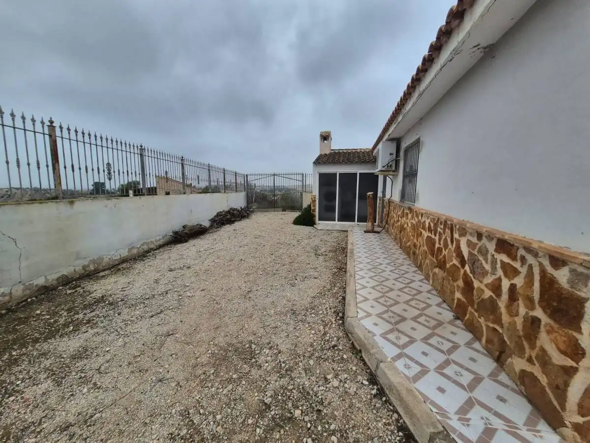 Chalet con piscina en venta en Partida la Matanza, imagen 4