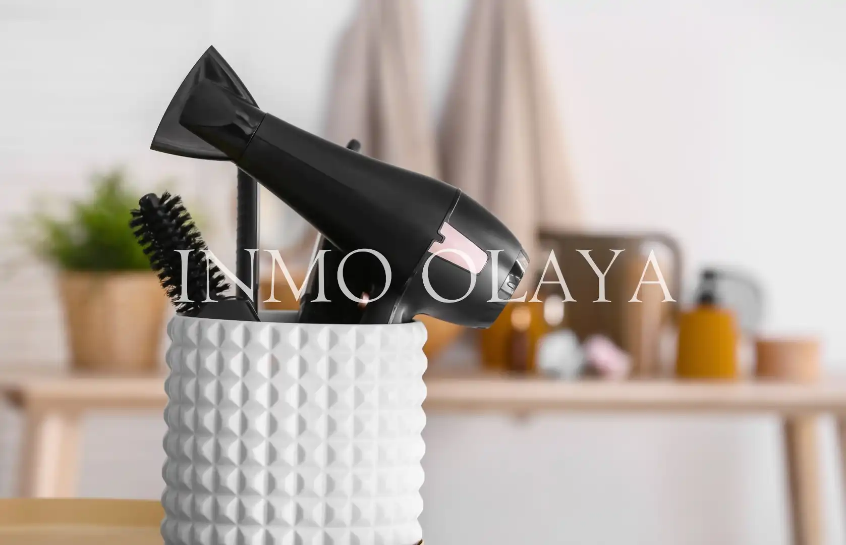 Vista exterior de Local en traspaso en  Barcelona Capital con Aire acondicionado, Calefacción y Amueblado