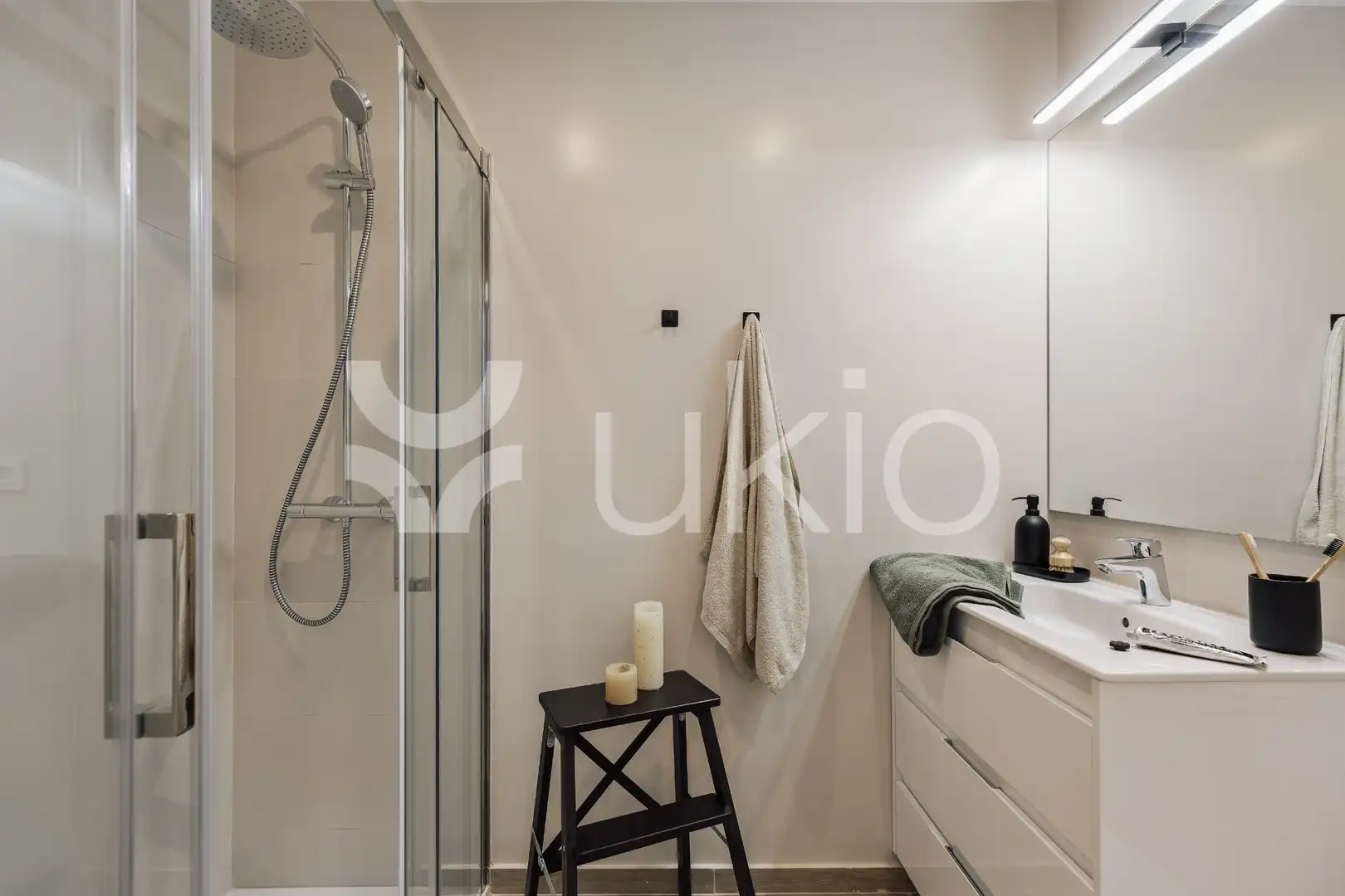 Bathroom of Apartments for rent in Barcelona  with Air Conditioner, Heating and Furnished
